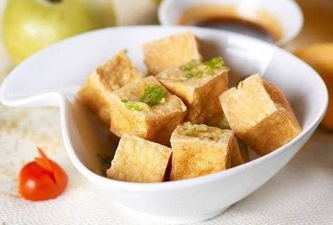 Fried Tofu with Garlic Sauce（Spicy） 蒜泥炸豆腐（辣）